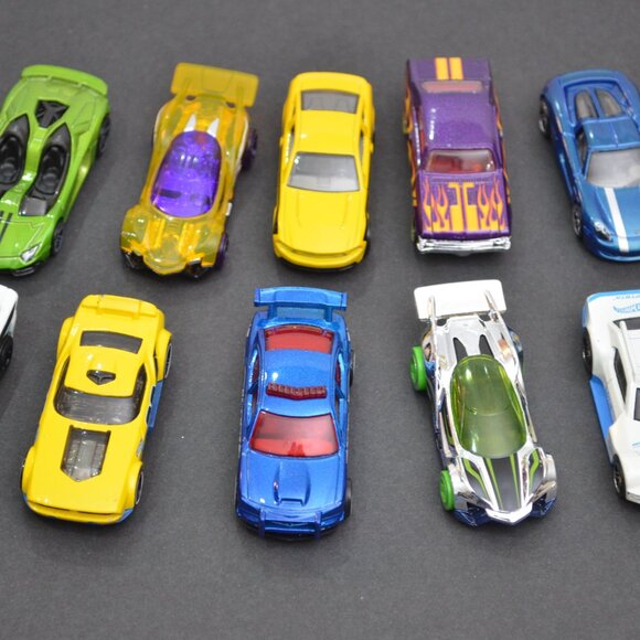 Hot wheels character cars lot - Picture 3 of 7